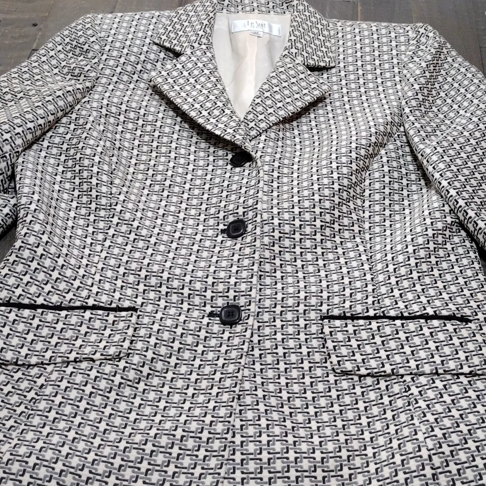 Le Suit Petite Ladies Grey/Black/ Ivory Waist Suit Jacket SZ 12p - Picture 8 of 11